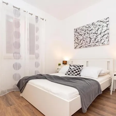 Apartment In With House Sea View Orebic
