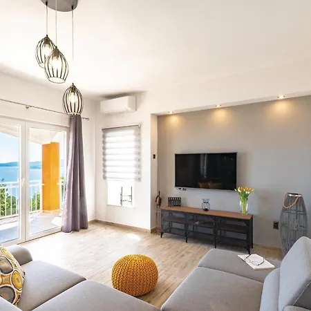In With House Sea View *