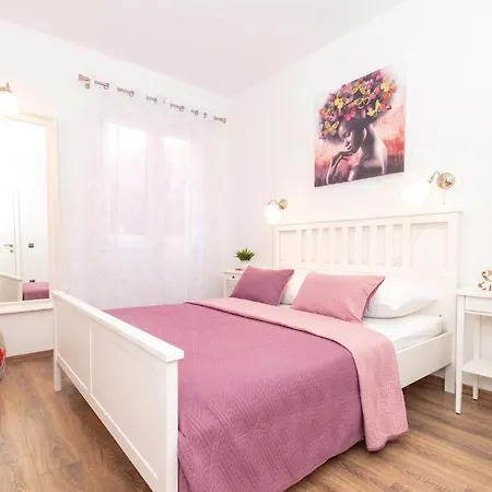In With House Sea View Apartment Orebic