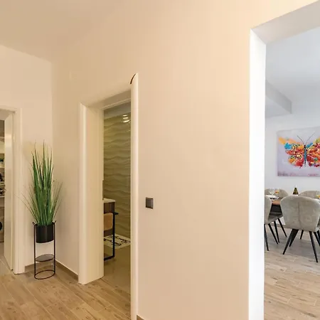 3 Bedroom Lovely In Orebić