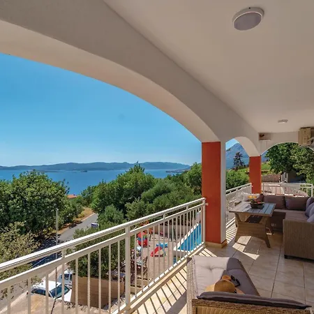 Apartment In With House Sea View *